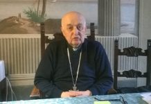 La salma di monsignor De Vivo va in Cattedrale
