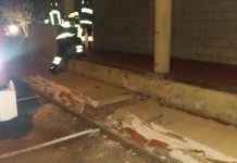 Cade un terrazzo. Tanta paura nessun ferito