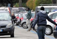 Parcheggiatori abusivi. Nuovi padroni della città?