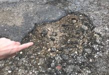 Via Mascagni, strade dissestate e buche, ma dal Comune nessuna risposta