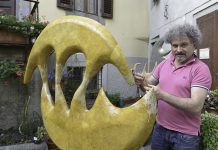 Scultori in cava. Da Vellano tante sculture in segno di Pace tra i Popoli
