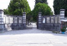 Questa è una degna sepoltura? Cimitero allo stremo. La denuncia dei lettori