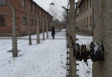 Studenti del Sismondi-Pacinotti ad Auschwitz con il Treno della Memoria