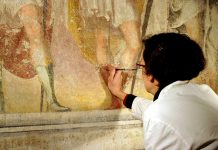 Affreschi settecenteschi in sala consiliare. Visite il 25 aprile