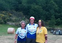 Arcieri pesciatini sui gradini più alti del podio