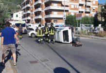 Capitombolo con l’auto. Tanta paura, passeggeri incolumi