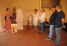“…Se vesti impeccabile noteranno la donna…”. Una domenica con gli abiti di Vania Guarisa