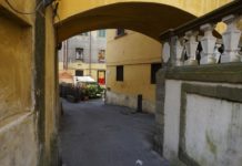 Via-vai sospetti, litigi e urla. “Il centro storico della città è un ghetto”. La denuncia dei residenti