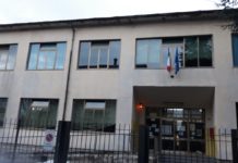 Finestre aperte alle Simonetti. La protesta dei genitori