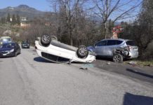 Spettacolare incidente sulla panoramica. Feriti lievi