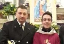 Se le danno di santa ragione, spuntano anche due coltellacci. Intervengono i Carabinieri e…don Valerio