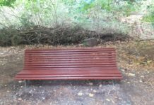 La Pro Loco di Vellano recupera quattro panchine e le posiziona sul suo territorio