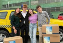 Studenti in piazza, “nuova sede per il Lorenzini in tempi brevi”