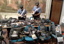 Macchine fotografiche e computer. Pesciatino denunciato per ricettazione