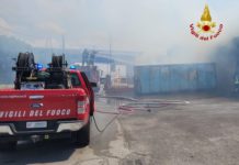 Incendio materiale cartaceo in via Caravaggio