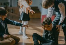 Un abbraccio vale più di mille like. Un’unica voce contro il bullismo. Se ne parla al Palagio