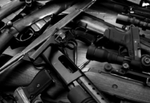 Tredici anni fa la scoperta di un arsenale bellico in pieno centro. Munizioni e kalashnikov