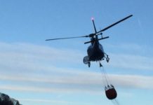 Incendio nei boschi intorno Vellano. Elicottero “rimbalza” sul ghiaccio