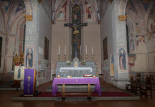 Crocifisso ligneo in San Francesco. Banca sostiene restauro