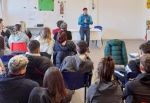 Oltre ogni ostacolo: 45 studenti di Pescia a lezione di vita con il paralimpico Lanfri