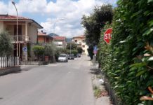 Gli Alberghi dimenticati. Erbacce, degrado e manca la segnaletica. Le foto