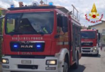 A fuoco un garage. Paura, nessun ferito