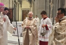 Don Valerio Mugnaini, ingresso in Cattedrale. Con lui don Mario Avella. Le foto