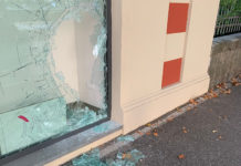 Ondata di furti in via Kennedy e Garibaldi. Nel mirino appartamenti e un negozio. Le foto