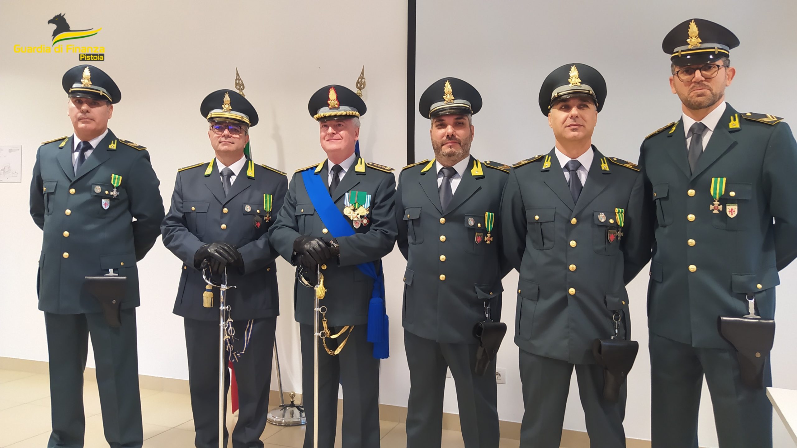 Il Maresciallo Presidente Della Repubblica Di Vichy Maresciallo e Vicebrigadieri. Giuramento di fedeltà alla Repubblica