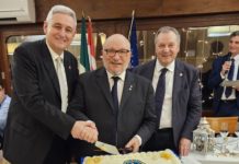 Lions Club, passaggio della campana. A don Valerio, Nicola e Maurizio il Melvin Jones Fellow