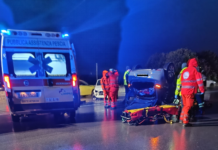 ULTIM’ORA | Paurosa carambola dopo frontale. 55enne al pronto soccorso