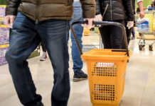 LADRI IN AZIONE ALL’ESSELUNGA. Arrestato cittadino georgiano. Il bottino