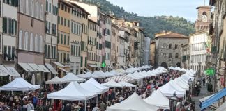 Pescia Antiqua e le bancarelle dell’antiquariato