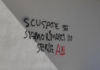SCRITTE E SCARABOCCHI con la vernice spray. Imbrattato il ponte all’Abate. Le foto