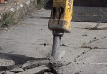 PONTE DEL MARCHI. Cominciata la demolizione. Come sarà il nuovo. Le foto