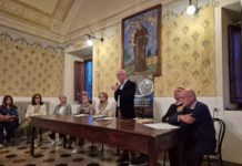 PRO LOCO PESCIA. Pubblico ed entusiasmo. “Giù le mani dal Liceo Lorenzini”. “Cuore che pulsa”