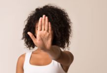 Giornata mondiale contro la violenza sulle donne. Se ne è parlato al Teatro Pacini