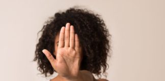 Giornata mondiale contro la violenza sulle donne. Se ne è parlato al Teatro Pacini