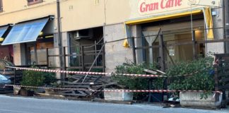 TRAGEDIA SFIORATA. Auto impazzita distrugge dehors