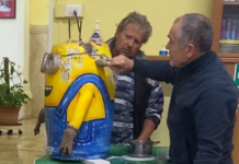 A SCUOLA DI CARTAPESTA. Il Carnevale di Veneri entra in classe. Le foto