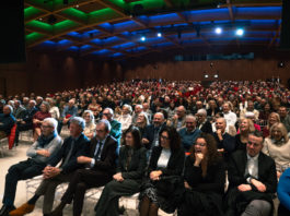BUON NATALE SOCIO. In 700 per gli auguri. Passaggio di testimone. Le foto