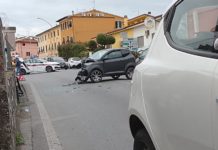 TAMPONAMENTO IN VIA FRANCESCA. Tanta paura, feriti lievi, auto distrutte