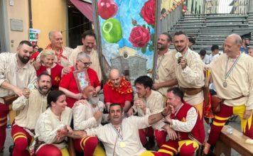 “QUELLI COME TE NON PERDONO MAI”. L’ultimo saluto al Nini. Giallorossi in lutto