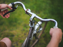 LUCCA, RUBA BICICLETTA. Tenta la fuga, arrestato 47enne di origini tunisine