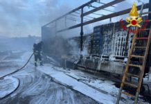 INCENDIO ALL’AUTOGRILL. Nessun ferito. Le foto