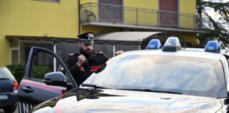 VIAGGIA IN AUTO CON LA COCAINA. Carabinieri arrestano marocchino