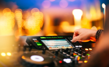 SCOPERTO DJ SCONOSCIUTO AL FISCO. 250 serate, tra sagre e locali di tendenza