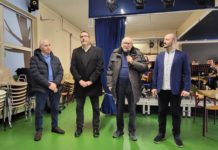 LA SOLIDARIETA’ BATTE L’ILLEGALITA’ 20 a 0. Nuovi pc a Valchiusa grazie a Banca di Pescia e Cascina