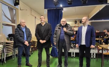 LA SOLIDARIETA’ BATTE L’ILLEGALITA’ 20 a 0. Nuovi pc a Valchiusa grazie a Banca di Pescia e Cascina