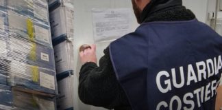 SCARSE CONDIZIONI IGIENICHE. Sequestrate 20 tonnellate di gamberi, gronchi e acciughe
